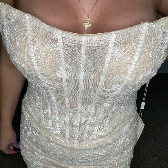Wedding dress! Best offer will be accepted - Picture 3 of 10